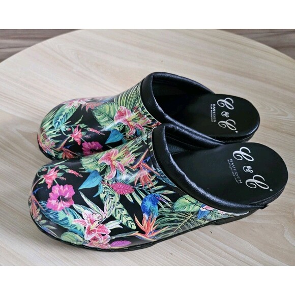 C And C Sweden Women's Classic Floral Open Back Nursing Clogs Size 38. - Picture 1 of 12